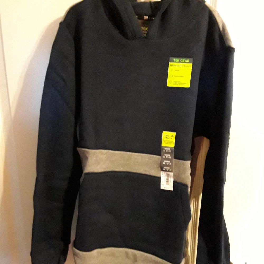 NWT Boys Tek Gear Ultra Soft Hooded Fleece Hoodie size M